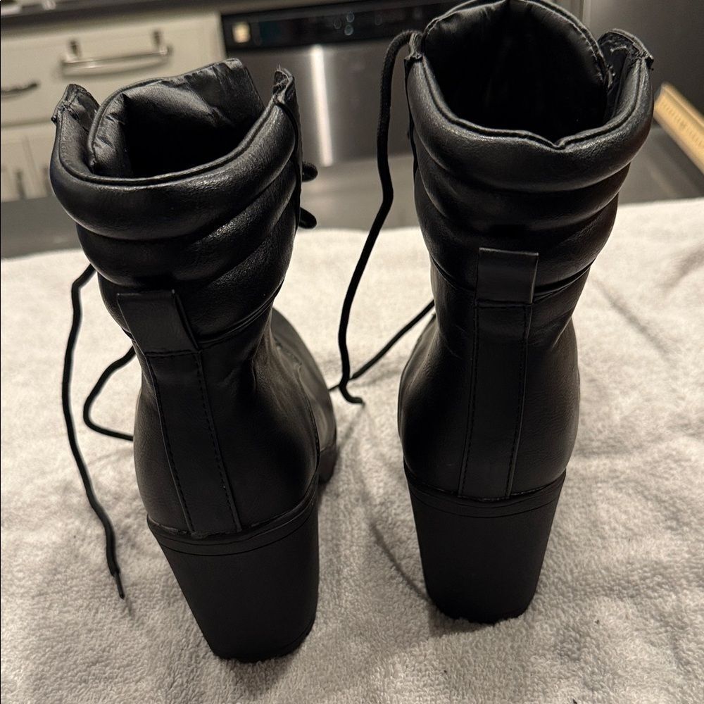 Forever 21 Black Lace-Up Chunky Heel Boots - Picture 3 of 6